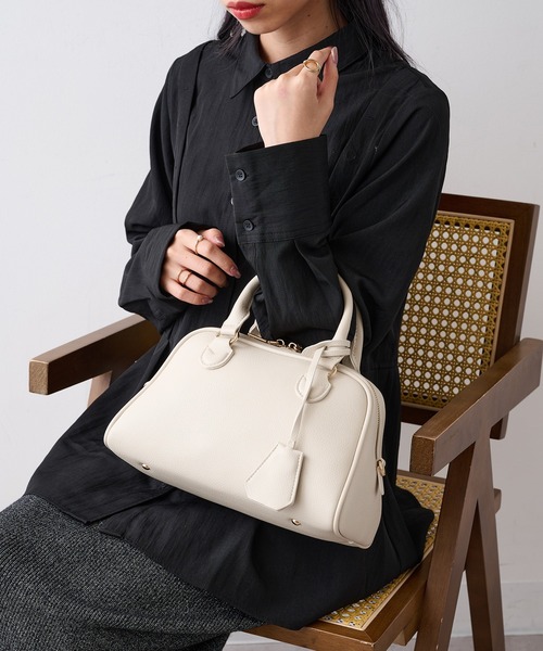 cache cache（カシュ カシュ）の「【cache cache】シボフェイクレザーボストンバッグ（ボストンバッグ・レディース・アイボリー/ブラック/ブラウン/レッド・FREE）」の6枚目の写真