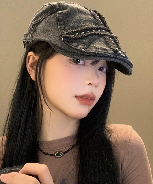 lilful(リルフル)の「スタッズ付き クロスモチーフフリンジ デニムハンチング帽(ハンチング/ベレー帽・レディース・ブルー/ブラック/ライトブルー・F)」の7枚目の写真