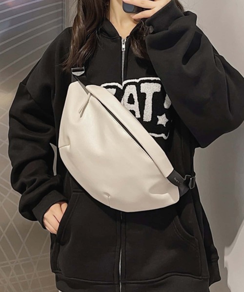 LA VORAGINE(ラ ヴォラジネ)の「ウエストバッグ/ボディバッグ(ボディバッグ/ウエストポーチ・レディース・ブラック/アイボリー/ブラウン・FREE)」の9枚目の写真