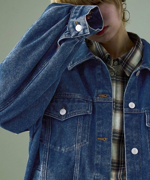 Fashion Letter（ファッションレター）の「オーバーサイズ デニムジャケット アウター ブルゾン（デニムジャケット・レディース・ライトブルー/ブラック/ブルー・M/L）」の16枚目の写真