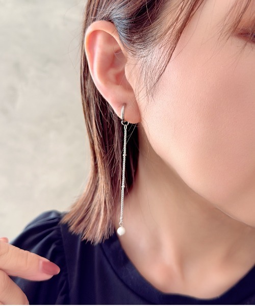 tone(トーン)の「【Tiny gem room】淡水パールステーションチェーンイヤリング 金属アレルギー対応(MA)(イヤリング・レディース・シルバー/ゴールド・FREE)」の1枚目の写真