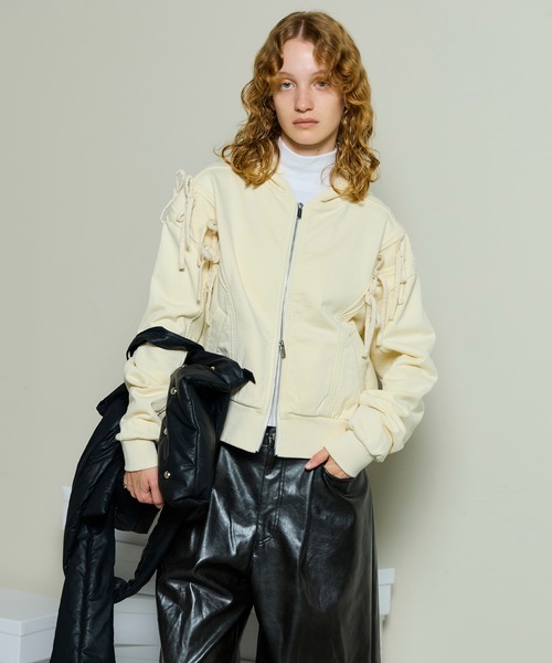 MAISON SPECIAL(メゾンスペシャル)の「Shoulder Ribbon Hoodie / ショルダーリボンパーカー(パーカー・レディース・ブラック/ホワイト/ブラウン・FREE)」の1枚目の写真