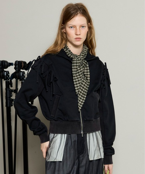 MAISON SPECIAL(メゾンスペシャル)の「Shoulder Ribbon Hoodie / ショルダーリボンパーカー(パーカー・レディース・ブラック/ホワイト/ブラウン・FREE)」の2枚目の写真