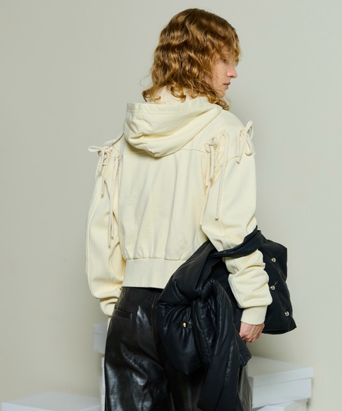 MAISON SPECIAL(メゾンスペシャル)の「Shoulder Ribbon Hoodie / ショルダーリボンパーカー(パーカー・レディース・ブラック/ホワイト/ブラウン・FREE)」の15枚目の写真