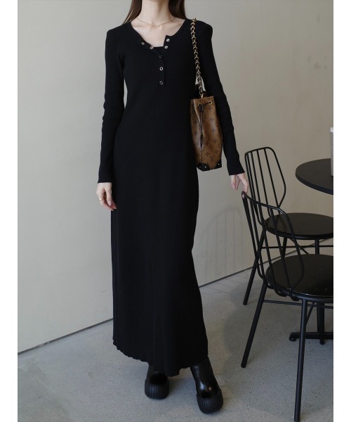 amel（エイメル）の「【RE ARRIVAL】ボタンレイヤードデザインニットワンピース（ワンピース・レディース・ブラック・FREE）」の10枚目の写真