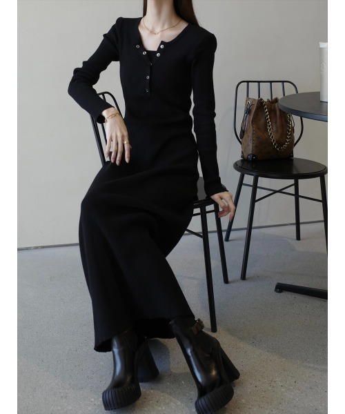 amel（エイメル）の「【RE ARRIVAL】ボタンレイヤードデザインニットワンピース（ワンピース・レディース・ブラック・FREE）」の18枚目の写真
