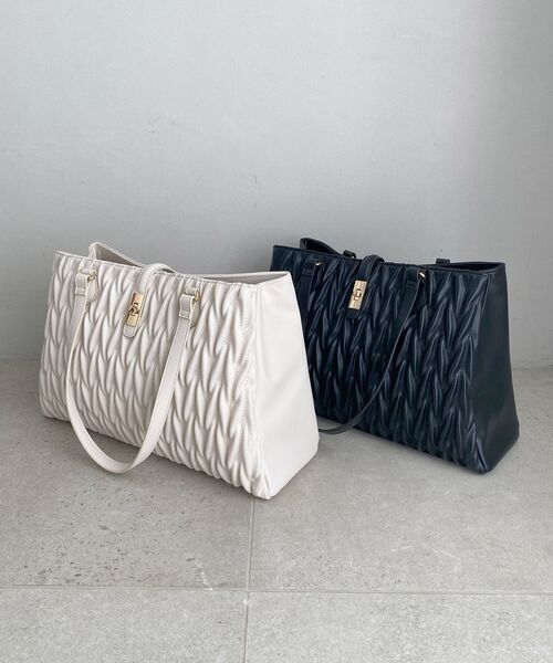 MAJESTIC LEGON（マジェスティックレゴン）の「クラシカルスクエアトートバッグ（トートバッグ・レディース・アイボリー/ブラック・FREE）」の3枚目の写真