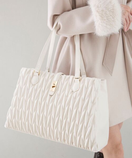 MAJESTIC LEGON（マジェスティックレゴン）の「クラシカルスクエアトートバッグ（トートバッグ・レディース・アイボリー/ブラック・FREE）」の6枚目の写真