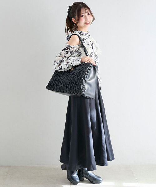 MAJESTIC LEGON（マジェスティックレゴン）の「クラシカルスクエアトートバッグ（トートバッグ・レディース・アイボリー/ブラック・FREE）」の8枚目の写真