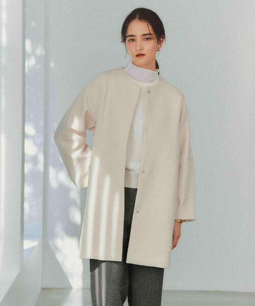 OPAQUE.CLIP（オペークドットクリップ）の「フォルムスリーブミドルコート【洗濯機OK】（ノーカラーコート・レディース・オフホワイト/ブラック/グリーン系・38/36/40）」の4枚目の写真