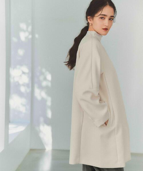 OPAQUE.CLIP（オペークドットクリップ）の「フォルムスリーブミドルコート【洗濯機OK】（ノーカラーコート・レディース・オフホワイト/ブラック/グリーン系・38/36/40）」の5枚目の写真