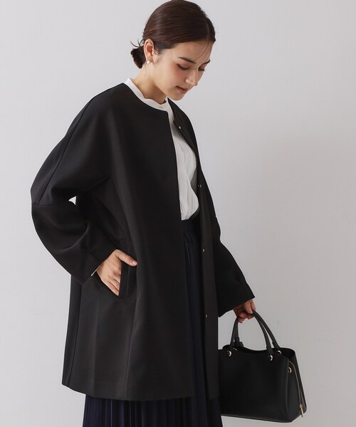 OPAQUE.CLIP（オペークドットクリップ）の「フォルムスリーブミドルコート【洗濯機OK】（ノーカラーコート・レディース・オフホワイト/ブラック/グリーン系・38/36/40）」の19枚目の写真