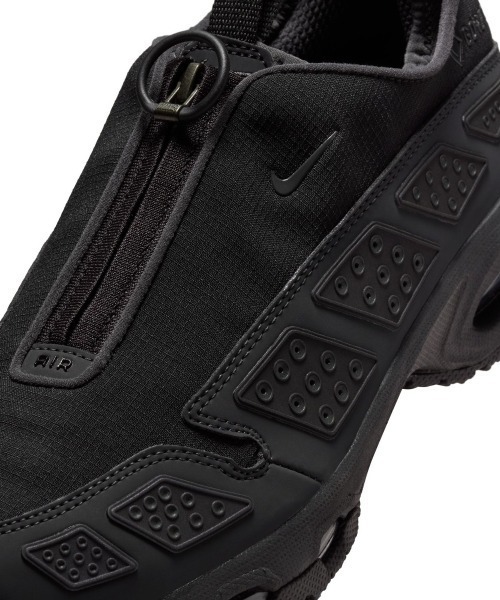 NIKE(ナイキ)の「NIKE Air Max Sndr Gtx(ナイキ ウィメンズ エア マックス SNDR GTX)(スニーカー・レディース・レッド系/ブラック系・23.5cm/23cm/28.5cm/28cm/27.5cm/27cm/26.5cm/26cm/25.5cm/25cm/24.5cm/24cm/29cm)」の15枚目の写真
