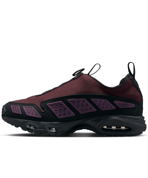 NIKE(ナイキ)の「NIKE Air Max Sndr Gtx(ナイキ ウィメンズ エア マックス SNDR GTX)(スニーカー・レディース・レッド系/ブラック系・23.5cm/23cm/28.5cm/28cm/27.5cm/27cm/26.5cm/26cm/25.5cm/25cm/24.5cm/24cm/29cm)」の18枚目の写真