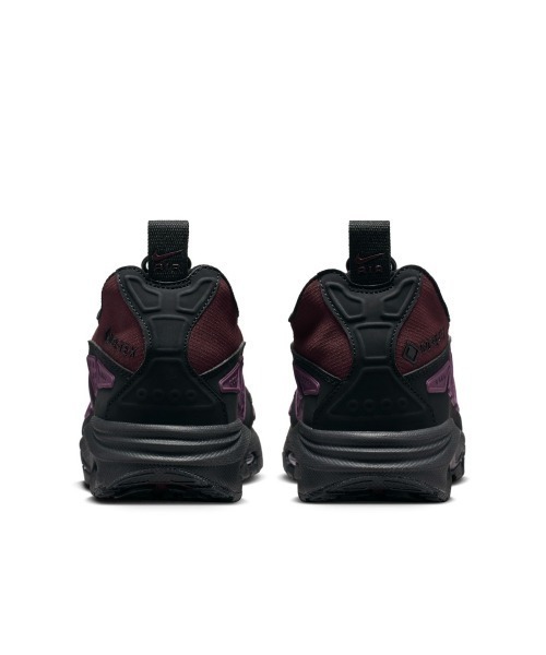 NIKE(ナイキ)の「NIKE Air Max Sndr Gtx(ナイキ ウィメンズ エア マックス SNDR GTX)(スニーカー・レディース・レッド系/ブラック系・23.5cm/23cm/28.5cm/28cm/27.5cm/27cm/26.5cm/26cm/25.5cm/25cm/24.5cm/24cm/29cm)」の9枚目の写真