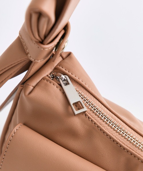 OLIVE des OLIVE（オリーブデオリーブ）の「リボンホーボーバッグ（ショルダーバッグ・レディース・ブラウン/アイボリー/ブラック・FREE）」の15枚目の写真