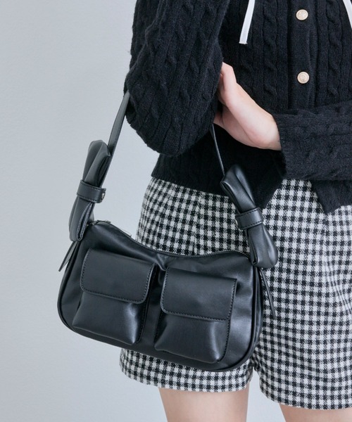 OLIVE des OLIVE（オリーブデオリーブ）の「リボンホーボーバッグ（ショルダーバッグ・レディース・ブラウン/アイボリー/ブラック・FREE）」の4枚目の写真