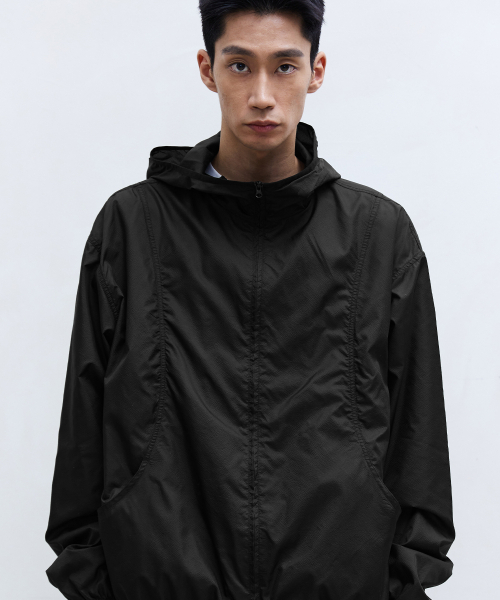 F.ILLUMINATE(フィルミネイト)の「シアーエアウィンドブレーカー-ブラック(ナイロンジャケット・レディース・その他・SMALL/MEDIUM/LARGE)」の4枚目の写真