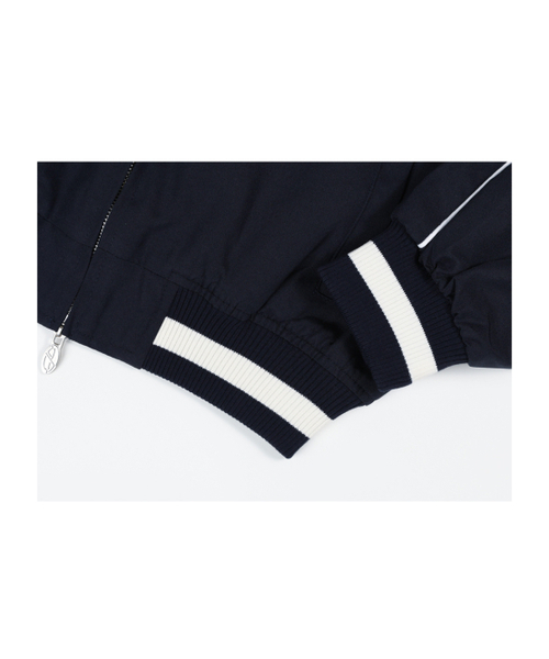 GUBIN(グビン)の「(W) クロップビッグロゴパイピングブルゾン -ネイビー(ブルゾン・レディース・その他・MEDIUM/SMALL)」の2枚目の写真