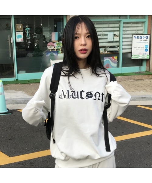 MUCENT(ムセント)の「メイジャーシグネチャー スウェット 男女共用 (2カラー)(スウェット・レディース・ブラック/アイボリー・SMALL/LARGE)」の2枚目の写真