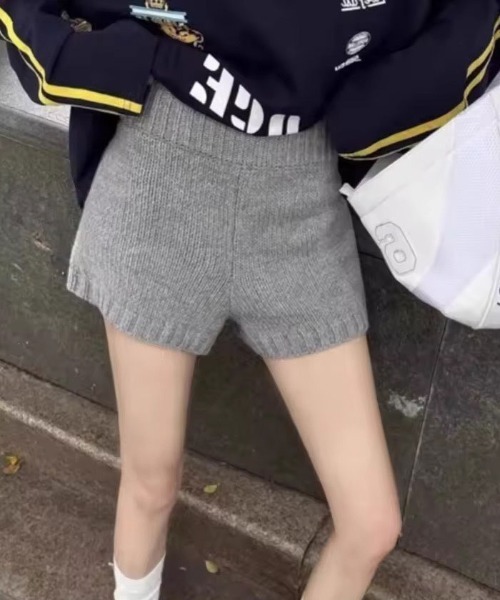 BARELY BLUE（ベアリーブルー）の「【 BARELY BLUE / ベアリーブルー 】 ソフト リブ モコ ニット ショートパンツ（その他パンツ・レディース・グレー/チャコールグレー/ブラウン/ブラック・FREE）」の5枚目の写真