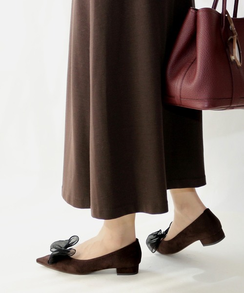 Fin（フィン）の「2WAYリボンフラットシューズ【低反発スポンジ入り】（パンプス・レディース・ブラック/グレー/ブラウン・23cm/23.5cm/24cm/24.5cm/25cm/22.5cm）」の12枚目の写真