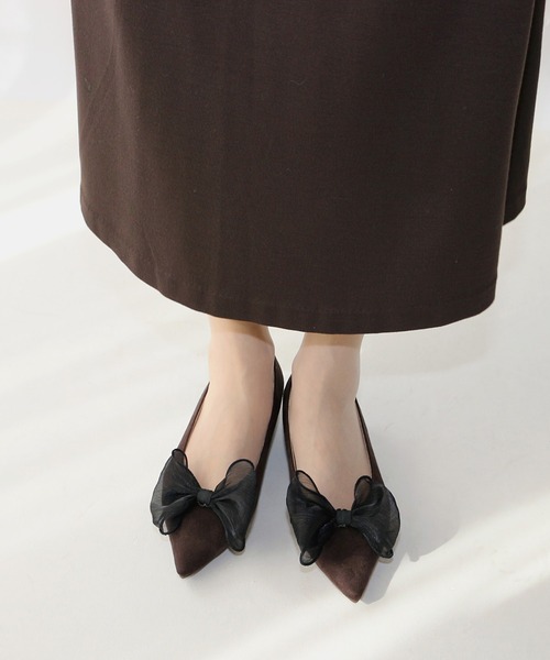 Fin（フィン）の「2WAYリボンフラットシューズ【低反発スポンジ入り】（パンプス・レディース・ブラック/グレー/ブラウン・23cm/23.5cm/24cm/24.5cm/25cm/22.5cm）」の14枚目の写真