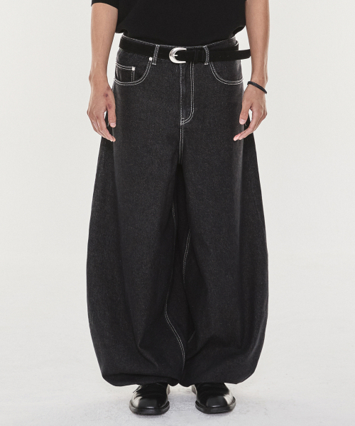 KICHUL(キチョル)の「Light Cotton Balloon fit denim pants (Black)(デニムパンツ・メンズ・その他・X-SMALL/SMALL/MEDIUM/LARGE)」の1枚目の写真