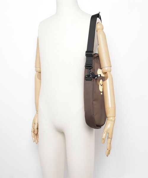 A BATHING APE（アベイシングエイプ）の「BIG APE HEAD SHOULDER BAG（ショルダーバッグ・メンズ・ブラック/ブラウン・FREE）」の5枚目の写真
