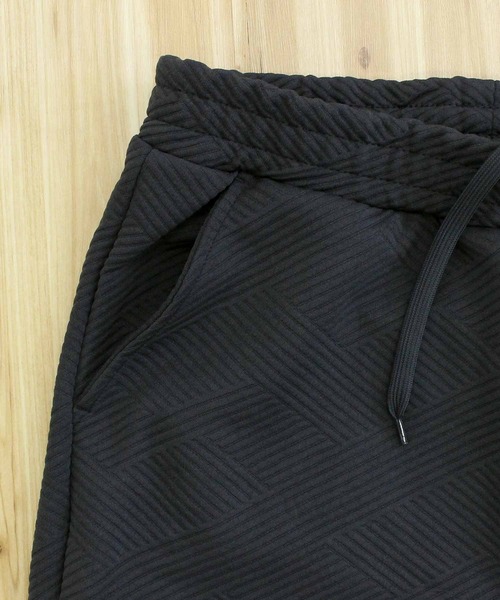 TopIsm(トップイズム)の「ジャガード無地 スウェットパンツ(スウェットパンツ・メンズ・アイボリー/ブラック/チャコールグレー・M/L/LL)」の13枚目の写真