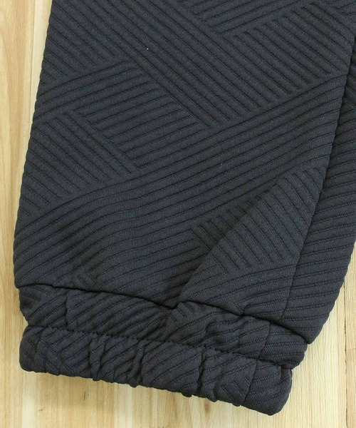 TopIsm(トップイズム)の「ジャガード無地 スウェットパンツ(スウェットパンツ・メンズ・アイボリー/ブラック/チャコールグレー・M/L/LL)」の16枚目の写真
