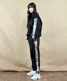 DEMARC（ドゥマーク）の「Unisex graffiti color scheme real baggy jogger pants black（スウェットパンツ）」