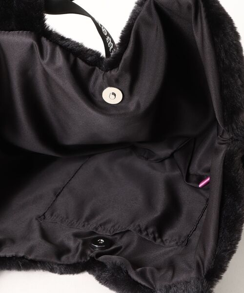 ANAP GｉRL（アナップガール）の「ANAPGIRL×【マイメロディ、クロミ】リボン付ハートファーバッグ（ショルダーバッグ・キッズ・ブラック/ライトピンク・F）」の4枚目の写真