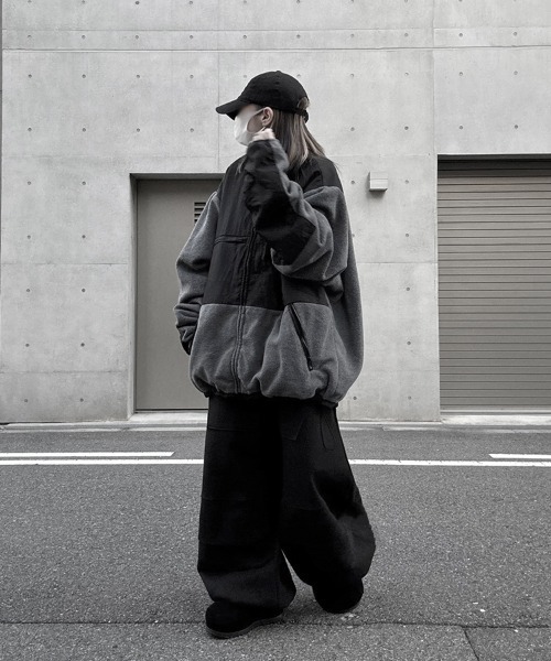 YACA(ヤーカ)の「Fleece Over Reversible JK/フリースオーバーリバーシブルジャケット【unisex item】(その他アウター・レディース・グレー/ブラック・FREE)」の8枚目の写真
