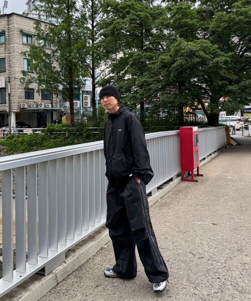 NOISE（ノイズ）の「サイドラインバンディングパンツ - ブラック（その他パンツ・レディース・その他・S/M/L）」の2枚目の写真
