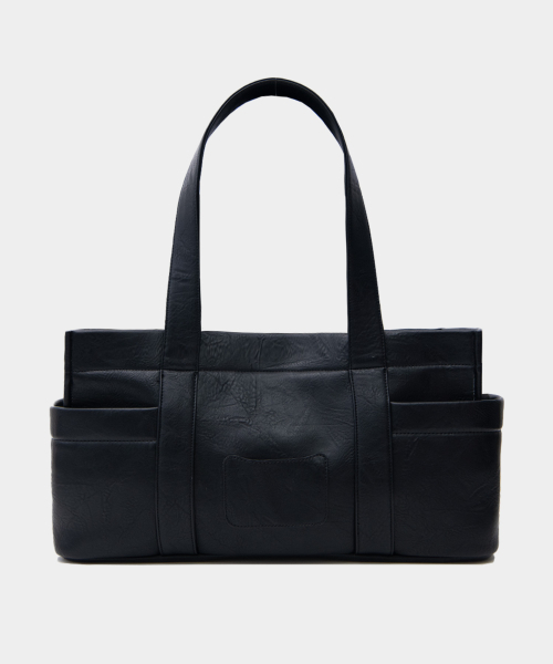 MACOI（マッコイ）の「ビッグスクエアレザーバゲットショルダードットバッグ[ブラック]（ショルダーバッグ・レディース・ブラック・FREE）」の2枚目の写真