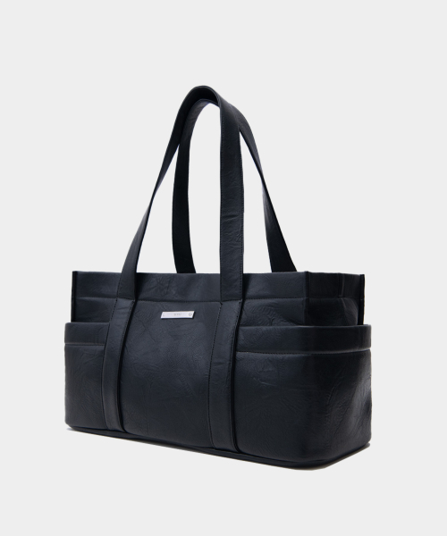 MACOI（マッコイ）の「ビッグスクエアレザーバゲットショルダードットバッグ[ブラック]（ショルダーバッグ・レディース・ブラック・FREE）」の3枚目の写真
