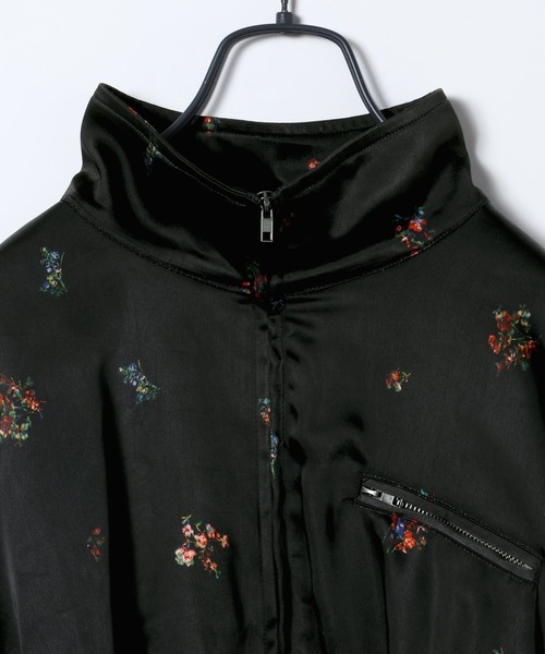 JEANASIS（ジーナシス）の「フラワーサテンブルゾン/645286（ブルゾン・レディース・ホワイト系その他/ブラック系その他・FREE）」の4枚目の写真