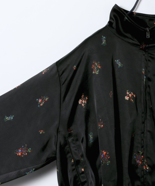 JEANASIS（ジーナシス）の「フラワーサテンブルゾン/645286（ブルゾン・レディース・ホワイト系その他/ブラック系その他・FREE）」の5枚目の写真