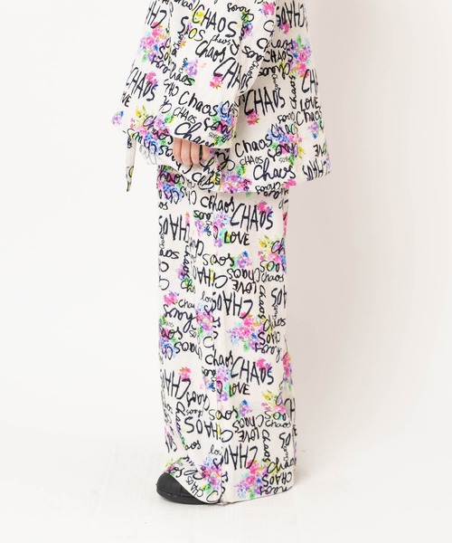 RNA（アールエヌエー）の「R4431 カオスラブフラワーパンツ（その他パンツ・レディース・ホワイト/ブラック・MEDIUM）」の4枚目の写真