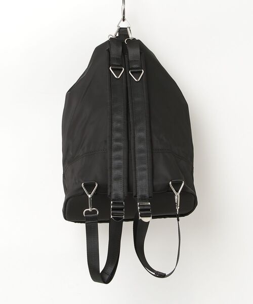 UNDERSTATEMENTs（アンダーステイトメント）の「【ユニセックス】2WAYカラビナナイロンテックショルダーバッグ（ショルダーバッグ・メンズ・ブラック/シルバー・FREE）」の6枚目の写真