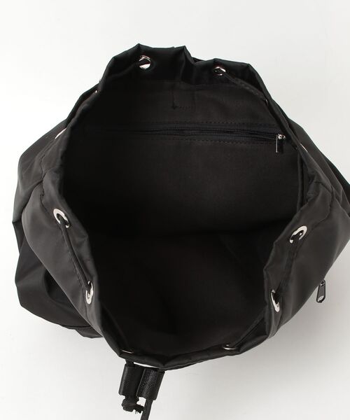 UNDERSTATEMENTs（アンダーステイトメント）の「【ユニセックス】2WAYカラビナナイロンテックショルダーバッグ（ショルダーバッグ・メンズ・ブラック/シルバー・FREE）」の4枚目の写真