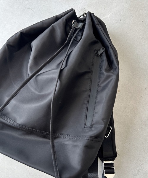 UNDERSTATEMENTs（アンダーステイトメント）の「【ユニセックス】2WAYカラビナナイロンテックショルダーバッグ（ショルダーバッグ・メンズ・ブラック/シルバー・FREE）」の12枚目の写真