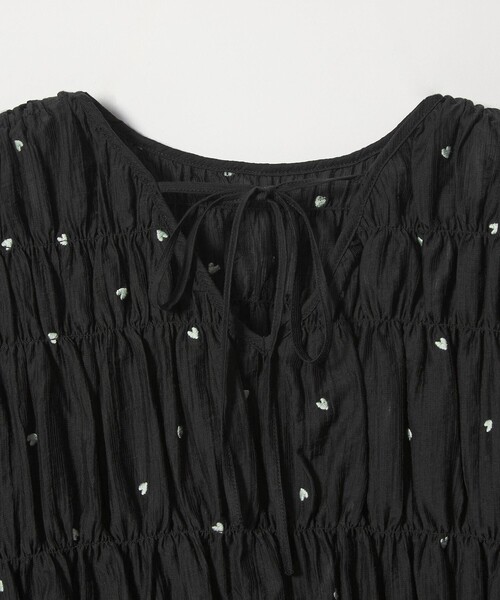 EMMEL REFINES（エメルリファインズ）の「＜EMMEL REFINES＞EM ハートシシュウ シャーリング ブラウス（シャツ/ブラウス・レディース・ライトブルー/ブラック/ライム・FREE）」の8枚目の写真