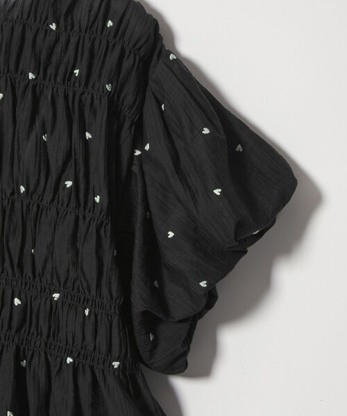 EMMEL REFINES（エメルリファインズ）の「＜EMMEL REFINES＞EM ハートシシュウ シャーリング ブラウス（シャツ/ブラウス・レディース・ライトブルー/ブラック/ライム・FREE）」の9枚目の写真