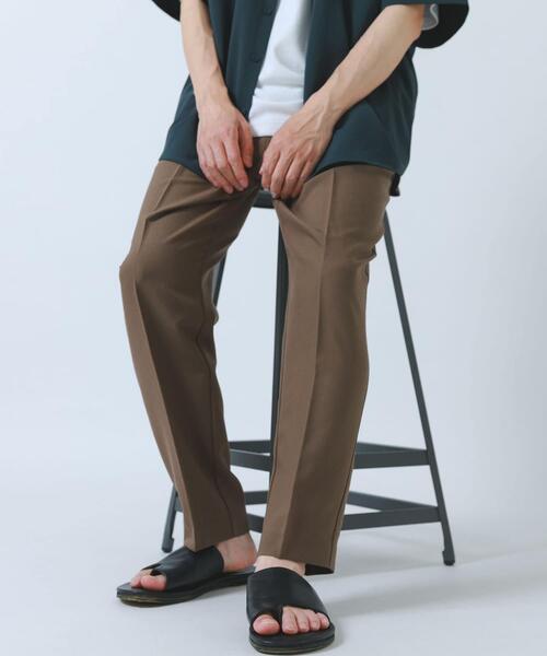 ITEMS URBANRESEARCH(アイテムズ アーバンリサーチ)の「『撥水/防汚/接触冷感』多機能 ウエスト切替 イージーパンツ(楽着シリーズ)(その他パンツ・メンズ・チャコールグレー/ネイビー/ベージュ・MEDIUM/LARGE)」の2枚目の写真