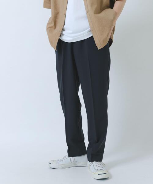 ITEMS URBANRESEARCH(アイテムズ アーバンリサーチ)の「『撥水/防汚/接触冷感』多機能 ウエスト切替 イージーパンツ(楽着シリーズ)(その他パンツ・メンズ・チャコールグレー/ネイビー/ベージュ・MEDIUM/LARGE)」の1枚目の写真