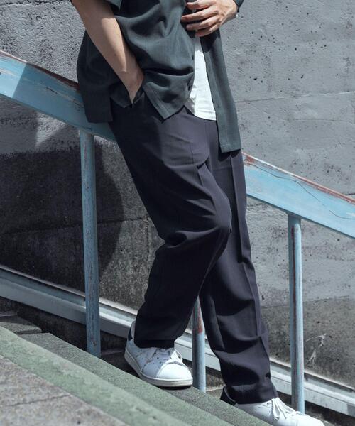 ITEMS URBANRESEARCH(アイテムズ アーバンリサーチ)の「『撥水/防汚/接触冷感』多機能 ウエスト切替 イージーパンツ(楽着シリーズ)(その他パンツ・メンズ・チャコールグレー/ネイビー/ベージュ・MEDIUM/LARGE)」の12枚目の写真