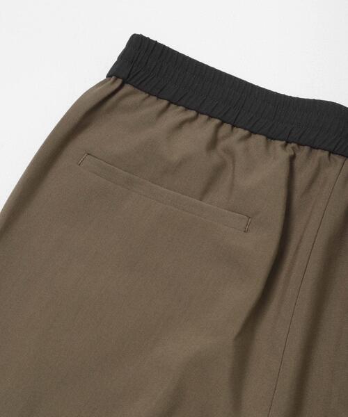 ITEMS URBANRESEARCH(アイテムズ アーバンリサーチ)の「『撥水/防汚/接触冷感』多機能 ウエスト切替 イージーパンツ(楽着シリーズ)(その他パンツ・メンズ・チャコールグレー/ネイビー/ベージュ・MEDIUM/LARGE)」の20枚目の写真