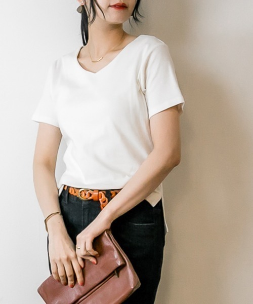 RCD(アールシーディー)の「VネックダブルフロントTシャツ(Tシャツ/カットソー・レディース・グレイッシュベージュ/ブラック/カーキ/オフホワイト・M/LL/L)」の5枚目の写真